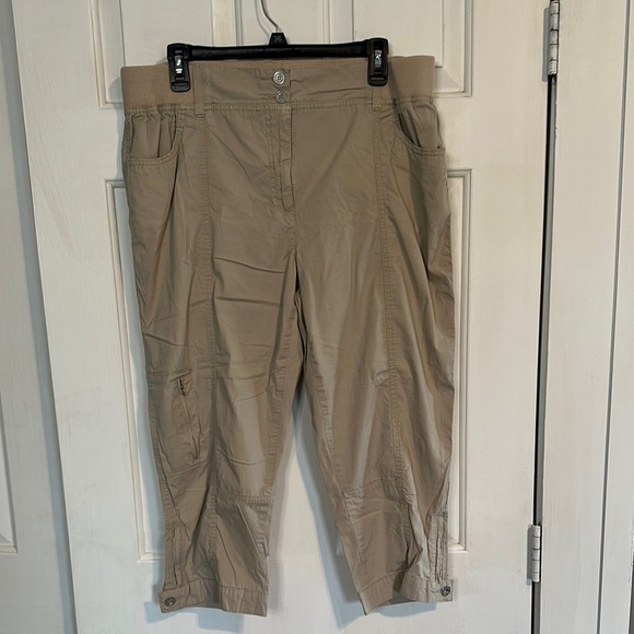 Collection L tan Capri size 14 women’s - Picture 1 of 6